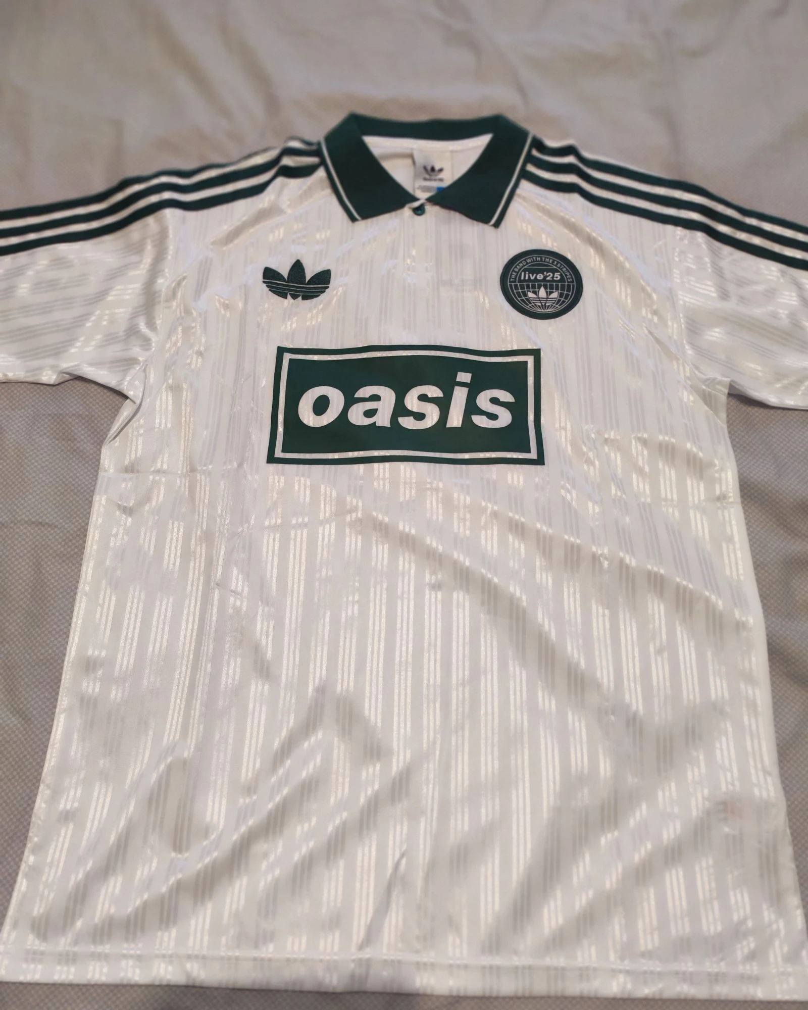 White Oasis x Adidas sweatshirt – photo 2